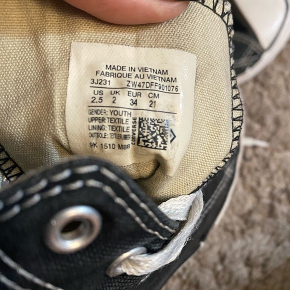 Converse all stars Chuck Taylor Hi Black and White unisex Youth Sneakers - Picture 3 of 17